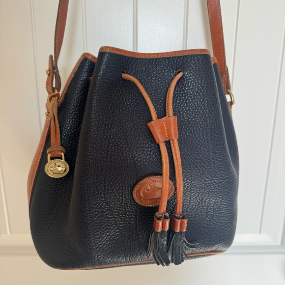 Dooney & Bourke Bucket Crossbody - Picture 1 of 11